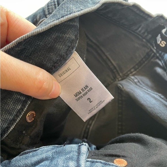 Express Mom Jean Super High Rise Dark Wash Size 2 - Picture 13 of 13